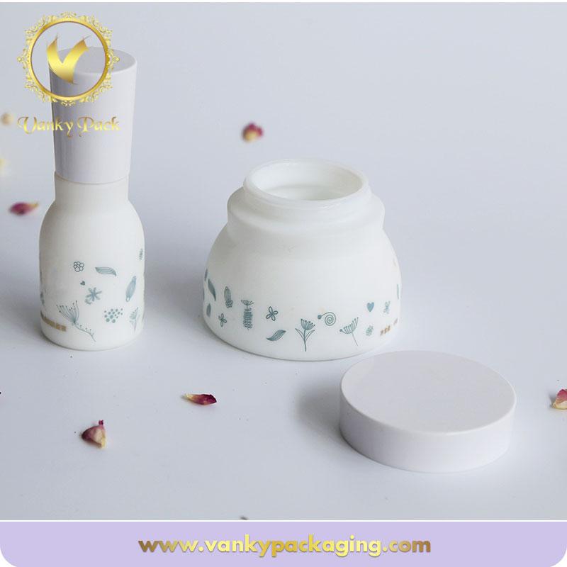 China Supplier Customized White Glass Jar