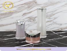 Features of acrylic cream jar