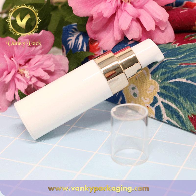 Wholesale white Plastic bottle cosmetic packaging with gold pump