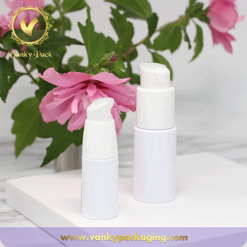Wholesale cosmetic plastic bottle for lotion serum with pump hot design