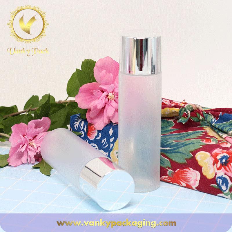 Newly frosted PET bottle plastic cosmetic bottle with silver cap