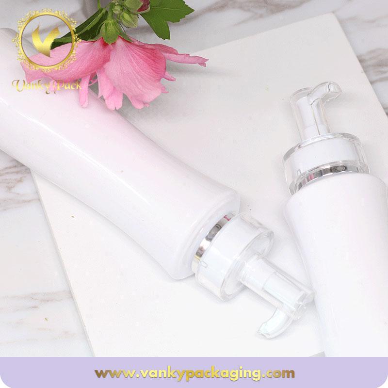 Hot design white cosmetic plastic bottle plastic lotion pump with a silver line