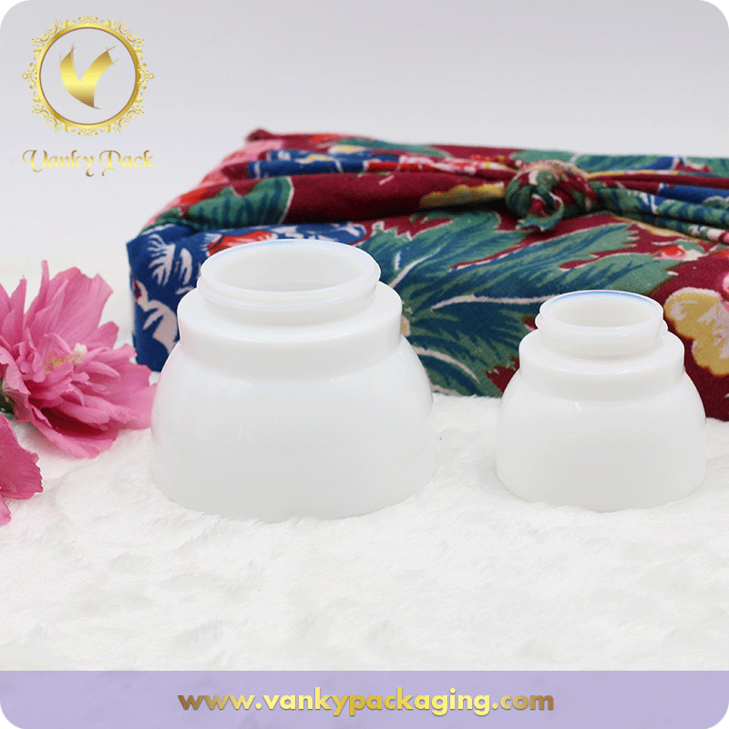 Special Shape Round Cream White Glass Jar With Screw Cap Packaging