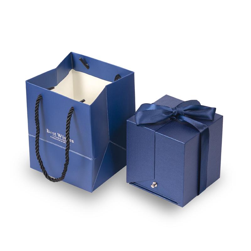 Customized high quality paper carton box with handbags
